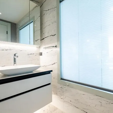 Splendid Flat With View In Bomonti Apartment